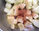 A picture of step 4 of Apple Pie.
