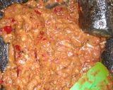 Foto langkah ke 7 dari resep Sambal pecel lele ala dapurkinkin.