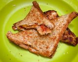 Foto langkah ke 5 dari resep Roti Panggang Teflon dengan Mayo dan Selai.