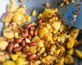 A picture of step 1 of Aloo chop Muri,Kolkata street food.