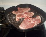 Foto del paso 3 de la receta: Chuletas de pierna de cordero plancha