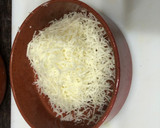 Foto del paso 2 de la receta: Rollitos de tortilla de zanahoria rallada, queso y perejil