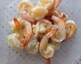 Foto langkah ke 1 dari resep Udang Oseng Mentega.