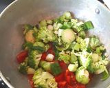 A picture of step 4 of Yoghurt fusilli pasta in spinach puree.