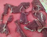 Foto langkah ke 1 dari resep Lapis Daging Sapi Probolinggo.