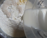 Foto del paso 2 de la receta: Medialunas de manteca con dulce de leche