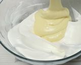 Foto langkah ke 5 dari resep Chiffon marmer Rollcake.