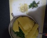 A picture of step 1 of Aalu matar dry sabji.
