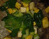 Foto langkah ke 5 dari resep Tumis Pokcoy Tahu.