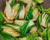 Foto del passaggio 3 della ricetta Pak Choi Piccante in Padella