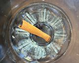 Foto del paso 2 de la receta: Agua Saborizada con Especias y Limón