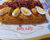 A picture of step 7 of Alexandrian Koshari with Curry.