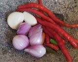 Foto langkah ke 3 dari resep Tumis genjer terasi pedas.