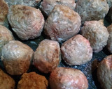 Foto del paso 3 de la receta: Albóndigas rellenas de huevo cocido!!!