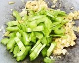 Gambar langkah 3 resipi Tumis Sayur Peria Dan Egg Tofu.