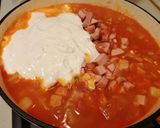 Tejfölös virslis "paprikás krumpli" recept fázis 8 fotója
