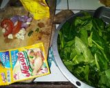 Foto langkah ke 1 dari resep Tumis kangkung kecap.