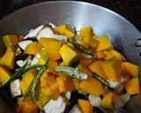 A picture of step 3 of कद्दू की सब्जी.