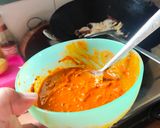 Gambar langkah 3 resipi Kari telur.