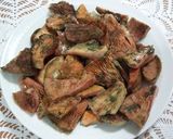 Foto del passaggio 1 della ricetta Penne con ragù di funghi rosoli