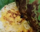 Foto langkah ke 2 dari resep Telur goreng tanpa minyak aroma bakar daun pisang.