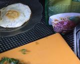 Foto langkah ke 1 dari resep Fried egg Bolognese sauce.
