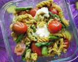 Foto del paso 7 de la receta Hélices al pesto con espárragos y cherrys