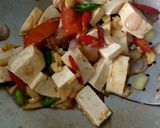 Foto langkah ke 4 dari resep Tumis Sawi Hijau tahu putih.
