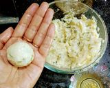 A picture of step 2 of Poteto paneer balls.
