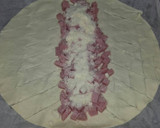 Foto del paso 3 de la receta: Trenza hojaldrada de jamón y queso