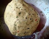 A picture of step 3 of Pizza flavour palak paneer paratha.