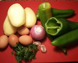 Foto del paso 1 de la receta Pimiento relleno de tortilla de patatas chips