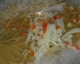 Foto del paso 3 de la receta: Spaghetti con pollo desmenuzado