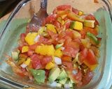 Foto del paso 6 de la receta Ensalada de mango, aguacate, cebolla y tomate en crujiente de queso