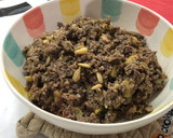 Foto del paso 6 de la receta: Tostas de morcilla, peras, piñones y queso gratinado