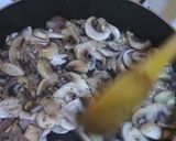 A picture of step 2 of Creamy mushroom pasta.