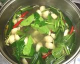 รูปขั้นตอนการทำที่ 6 ของ ต้มยำอกไก่น้ำใส