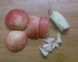A picture of step 2 of Apple chutney.
