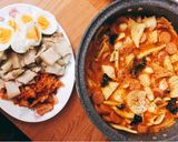 Hình bước làm 7 của món Lẩu Tokbokki cho 10 người hoặc gia đình