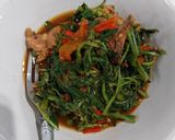Foto langkah ke 5 dari resep Tumis selada ayam.