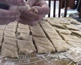 Hình bước làm 3 của món Bugnes Moelleuses (Bánh donut kiểu Pháp)