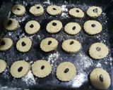 A picture of step 5 of Vanilla cookies with dried mixed fruits.
