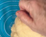 A picture of step 4 of Delightful Doughnuts.