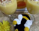 A picture of step 4 of Honey Mango Shake.