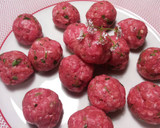 Foto del paso 8 de la receta: Albóndigas con tomates especiadas y huevo