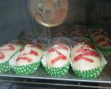 Foto langkah ke 7 dari resep Strawberry Streusel Bread (Roti Manis Strawberry Crumble).