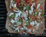 A picture of step 5 of Mixed capsicum bread grilled pizza.