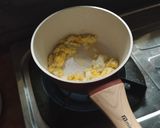 Foto langkah ke 3 dari resep Bubur Telur Ayam Pakcoy MPASI 6+ Day 20.