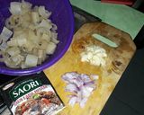 Foto langkah ke 1 dari resep Kulit / kikil Lada Hitam.