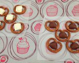 A picture of step 2 of Chocolate Pretzels.